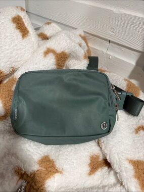 lululemon athletica Sage Green Belt Bag